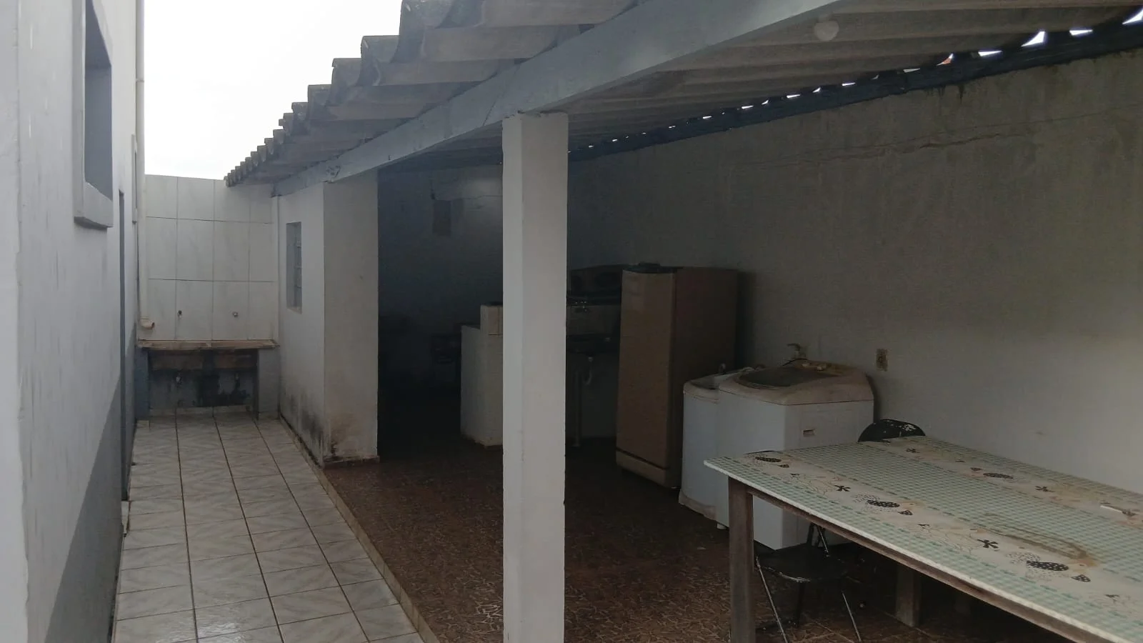 Sobrado com área comercial