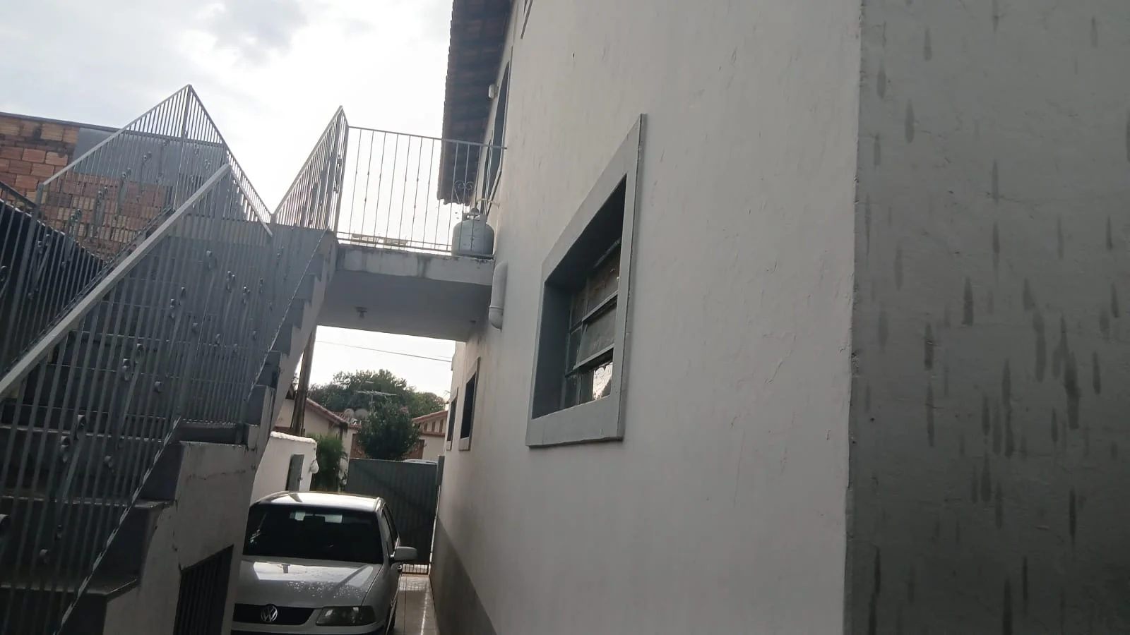 Sobrado com área comercial