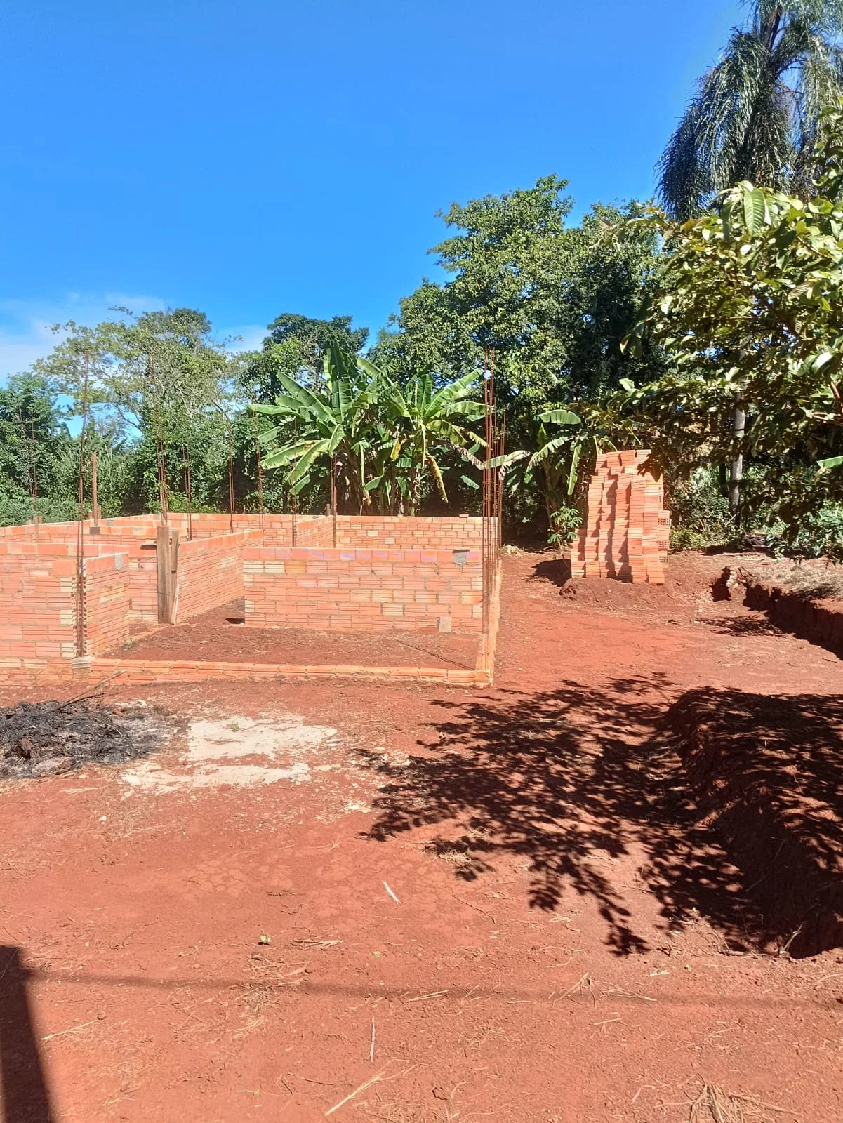 Terreno com Construção