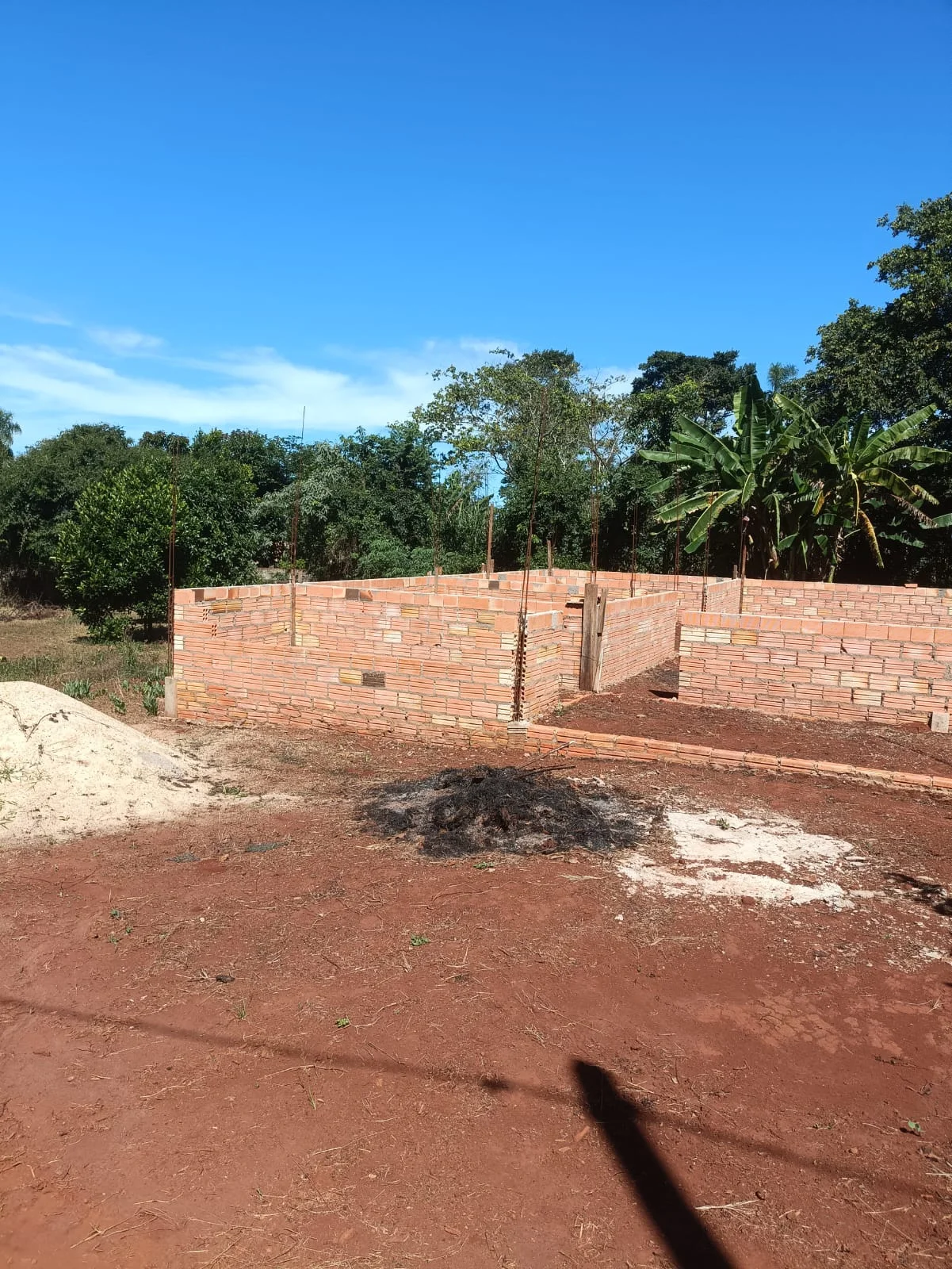 Terreno com Construção